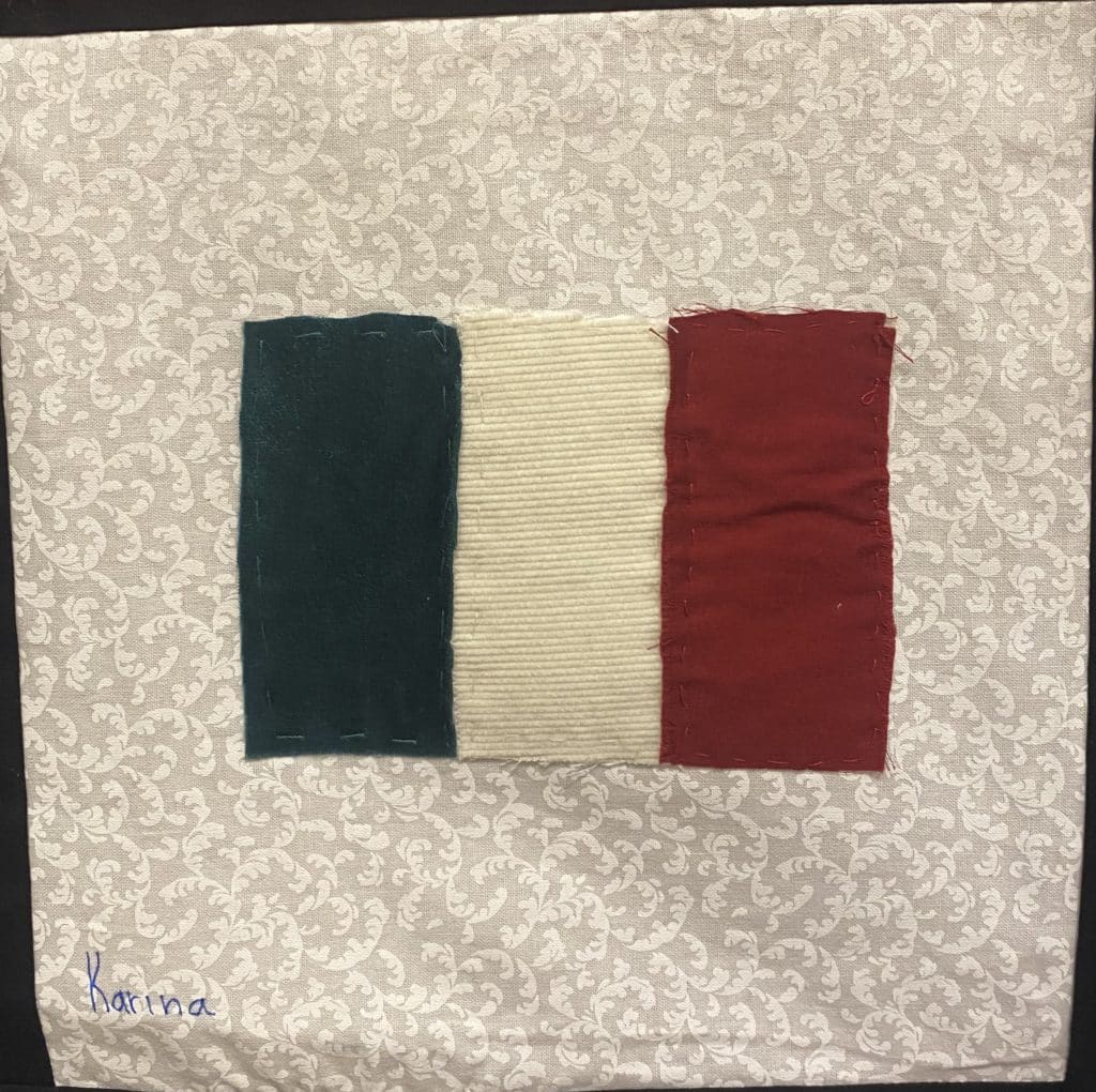 A white quilt square with the Mexican flag.